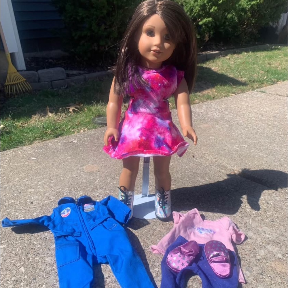 Luciana space american girl with original outfit, spacesuit and pajamas.